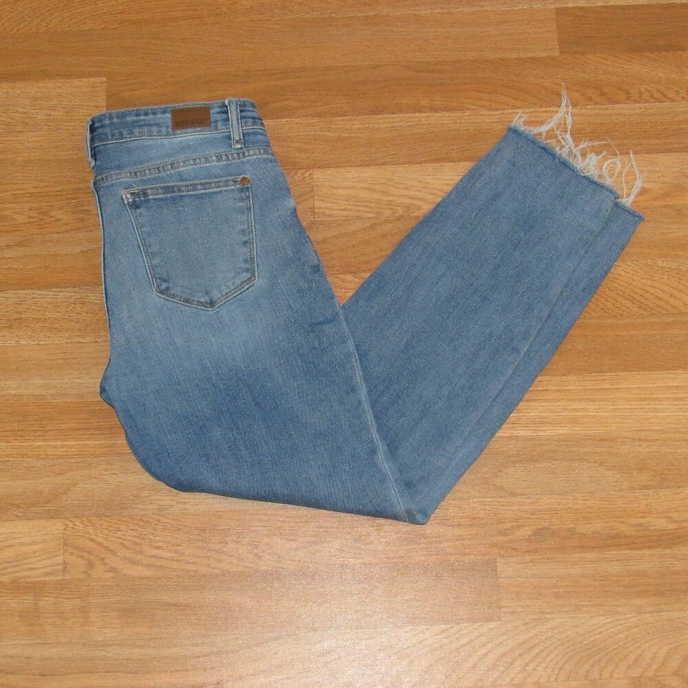 Judy Blue Jeans / 28x29 / Raw Hem / Relaxed Fit